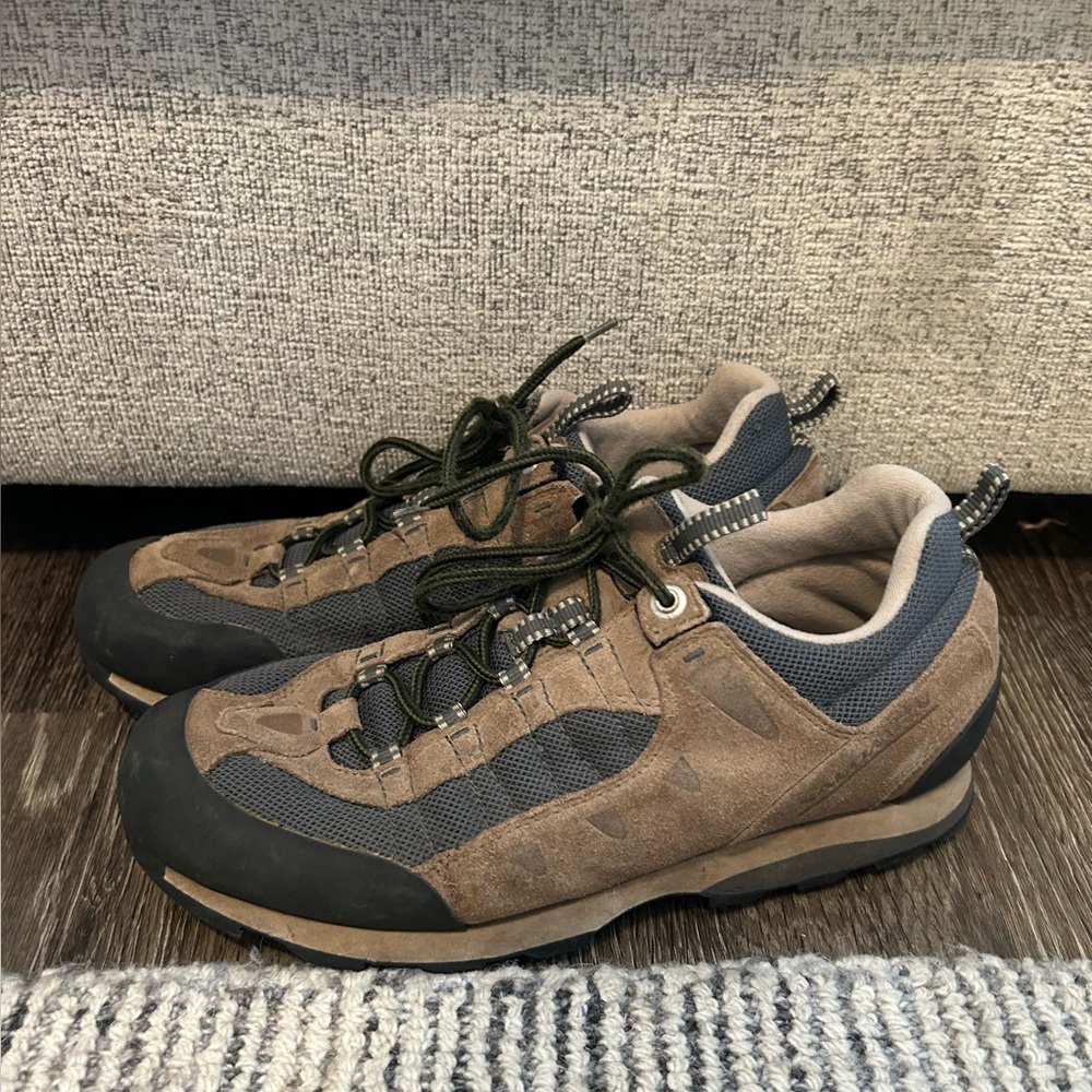 Salomon Men's Brown and Gray Suede Hiking Shoes Size 10.5